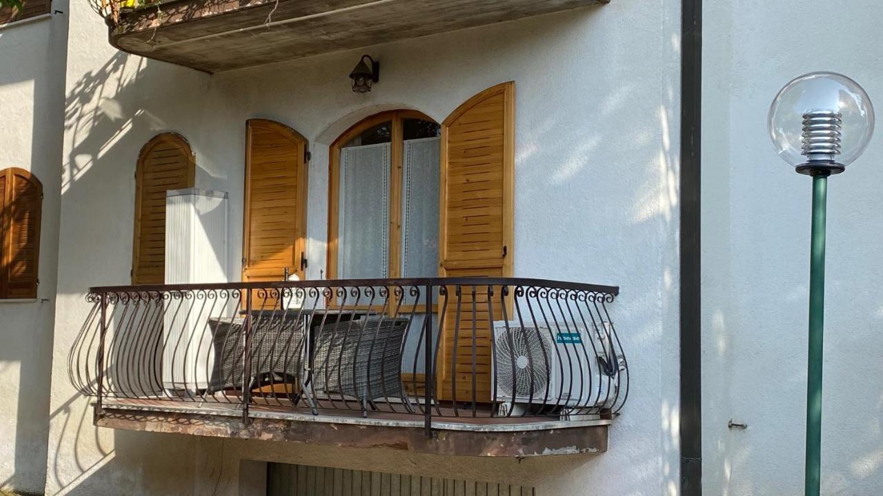 Вилла House Dogana Пескьера-дель-Гарда Экстерьер фото